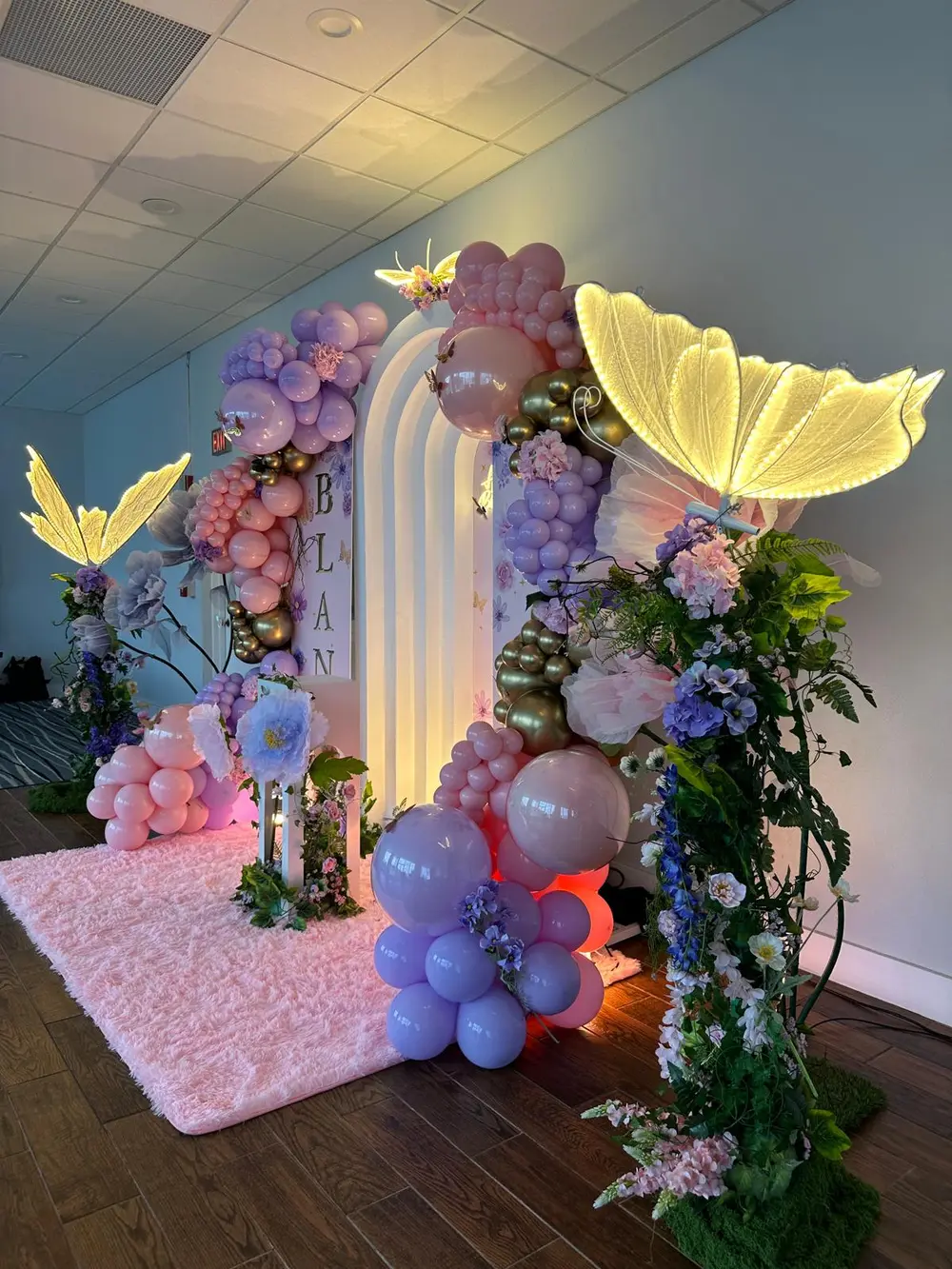 Blanca 106: Floral & Butterfly - Image 3